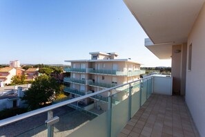 Property grounds - M062 - Marcelli, seafront penthouse (Marcelli)