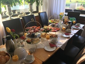 Free daily buffet breakfast  - Hotel am Goetheberg (Obernhof)