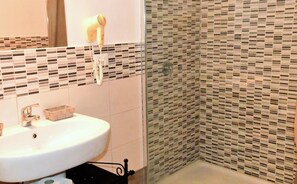 Quadruple Room, Terrace | Bathroom
