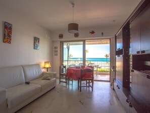 TV - Seafront studio with terrace, near beaches and center, Free Wifi (Menton)