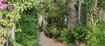 CHARMING T2 IN THE HEART OF THE OLD TOWN - QUIET - 100 M SEA AND MARKET