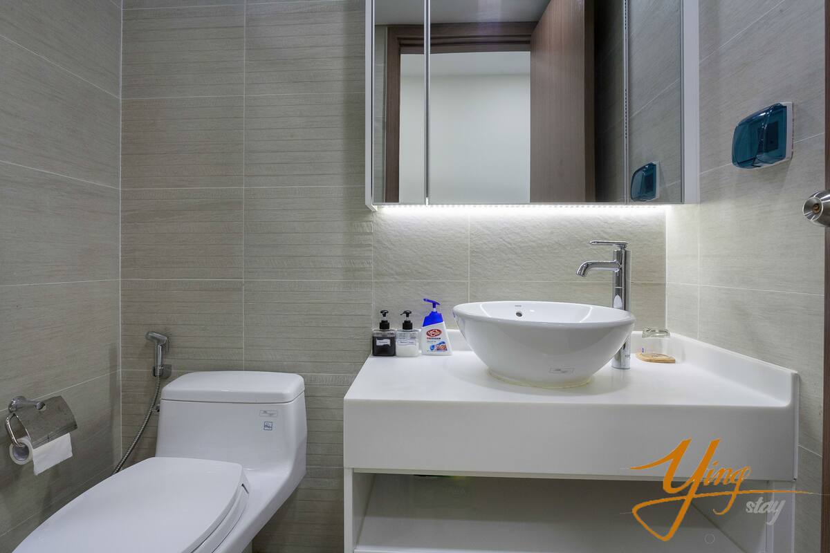 Apartment, 2 Bedrooms | Bathroom sink