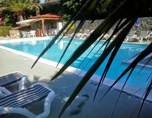 Piscina externa sazonal