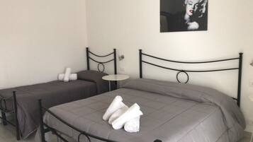 Doppelzimmer | 1 Schlafzimmer, Schreibtisch, Zustellbetten, kostenloses WLAN