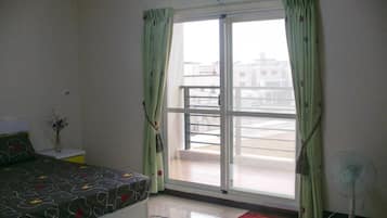 Double Room | Bathroom | Shower, free toiletries, hair dryer, slippers