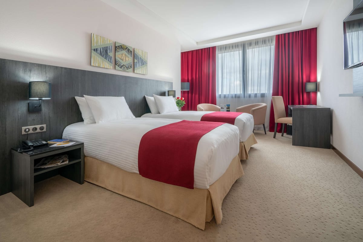 Hochwertige Bettwaren, Pillowtop-Betten, Zimmersafe, Schreibtisch