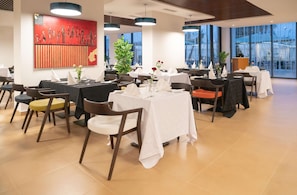 Breakfast, lunch and dinner served  - Golden Tulip Royaume (Algiers)