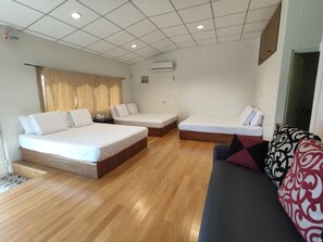 Desk, soundproofing, free WiFi, bed sheets - Littleguilin Homestay (Changbin)