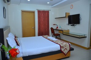 In-room safe, rollaway beds, free WiFi, bed sheets - Vishal Prakruthi Resorts (Jinnawaram)