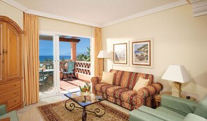 TV, DVD-spiller, bordtennis og stereoanlegg