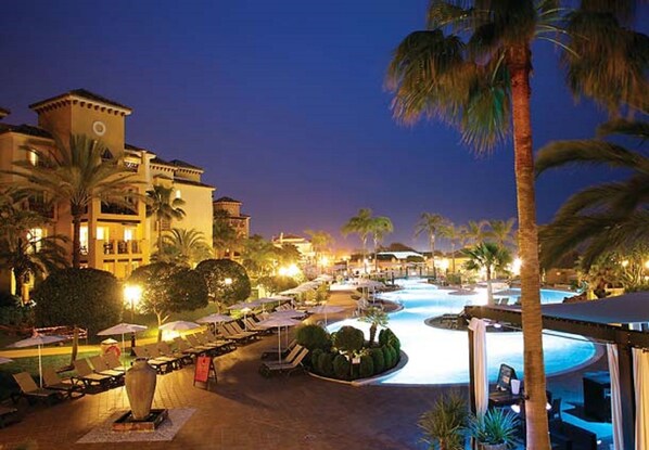 Indoor pool, outdoor pool