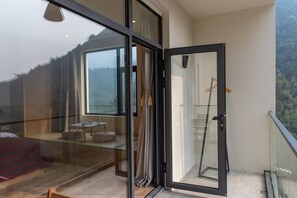 Superior Double Room (Wen Xuan) | Balcony - Anji Wuji Guesthouse (Huzhou)