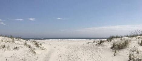 Am Strand, Liegestühle, Strandtücher