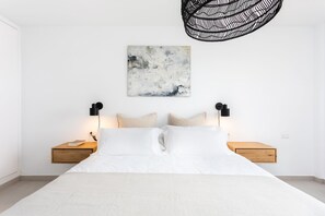 2 Schlafzimmer, Schreibtisch, schallisolierte Zimmer