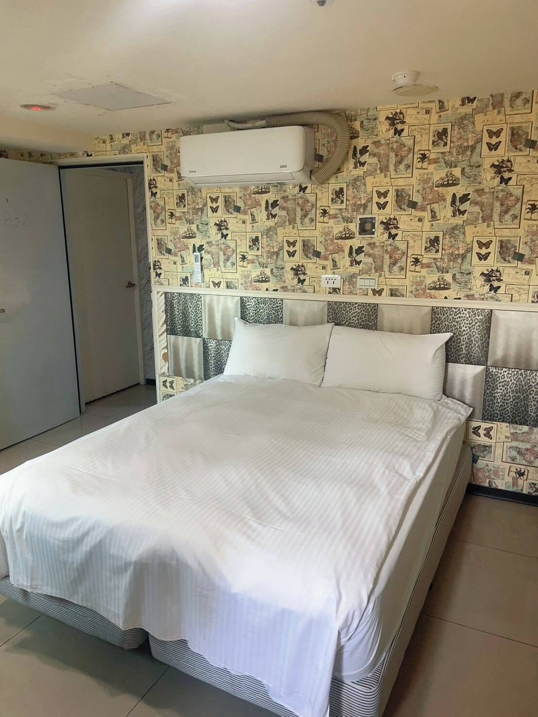 Standard Double Room | Free WiFi, bed sheets
