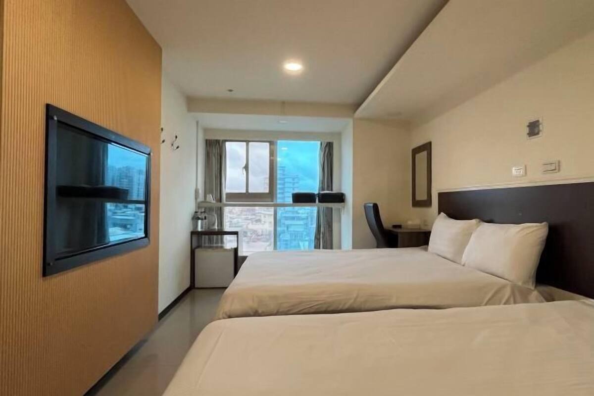 Free WiFi, bed sheets