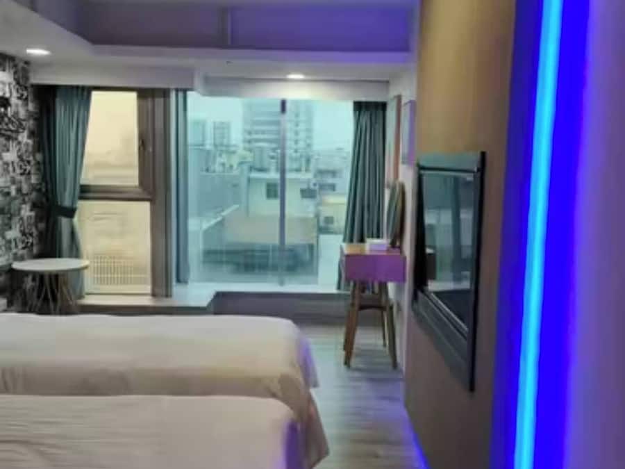 Deluxe Twin Room | Free WiFi, bed sheets