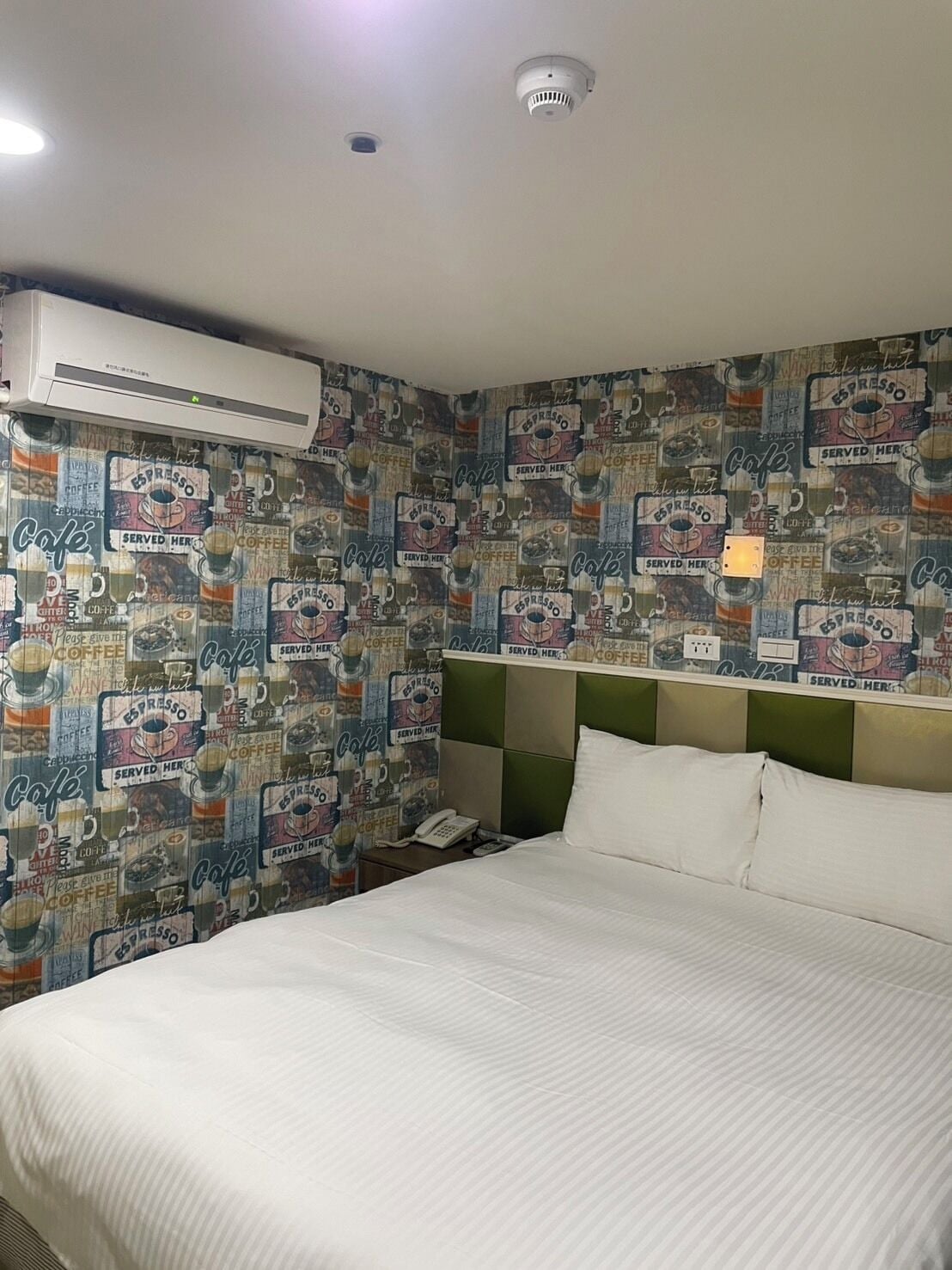 Standard Double Room | Free WiFi, bed sheets