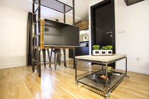 Departamento, Terraza | Área de sala de estar | Televisión de pantalla plana