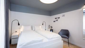 Quarto casal luxo (2) | Frigobar, cofres nos quartos, quartos à prova de som