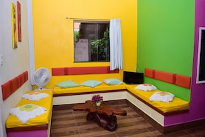 3 bedrooms, WiFi, bed sheets, wheelchair access