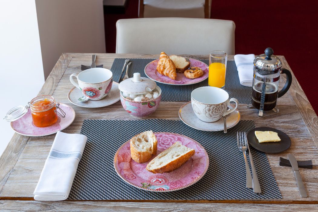 daily continental breakfast (eur 12 per person)