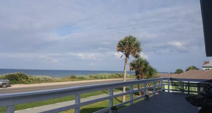 Ainutlaatuinen Ocean Front Beach House