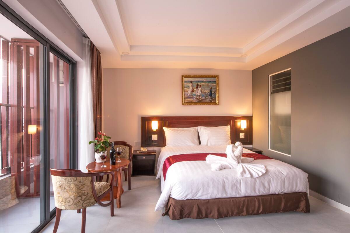 Deluxe Double Room | In-room safe, desk, blackout curtains, rollaway beds