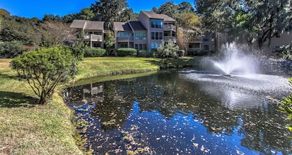 2375 Lighthouse: Experience Spacious Luxury Villa, Pool Views, Free Bikes