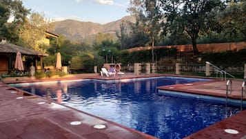 Piscina a l'aire lliure de temporada