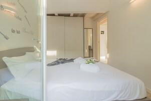 1 habitación, cunas, wifi gratis y ropa de cama