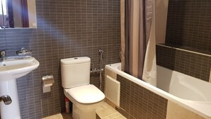 Deluxe Apartment, 2 Bedrooms | Bathroom - Casablanca Experience (Casablanca)