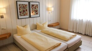 Desk, WiFi (free) - Hotel Westermann (Oelde)