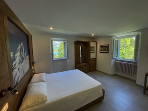 Standard Double Room, Garden View (Botticelli)