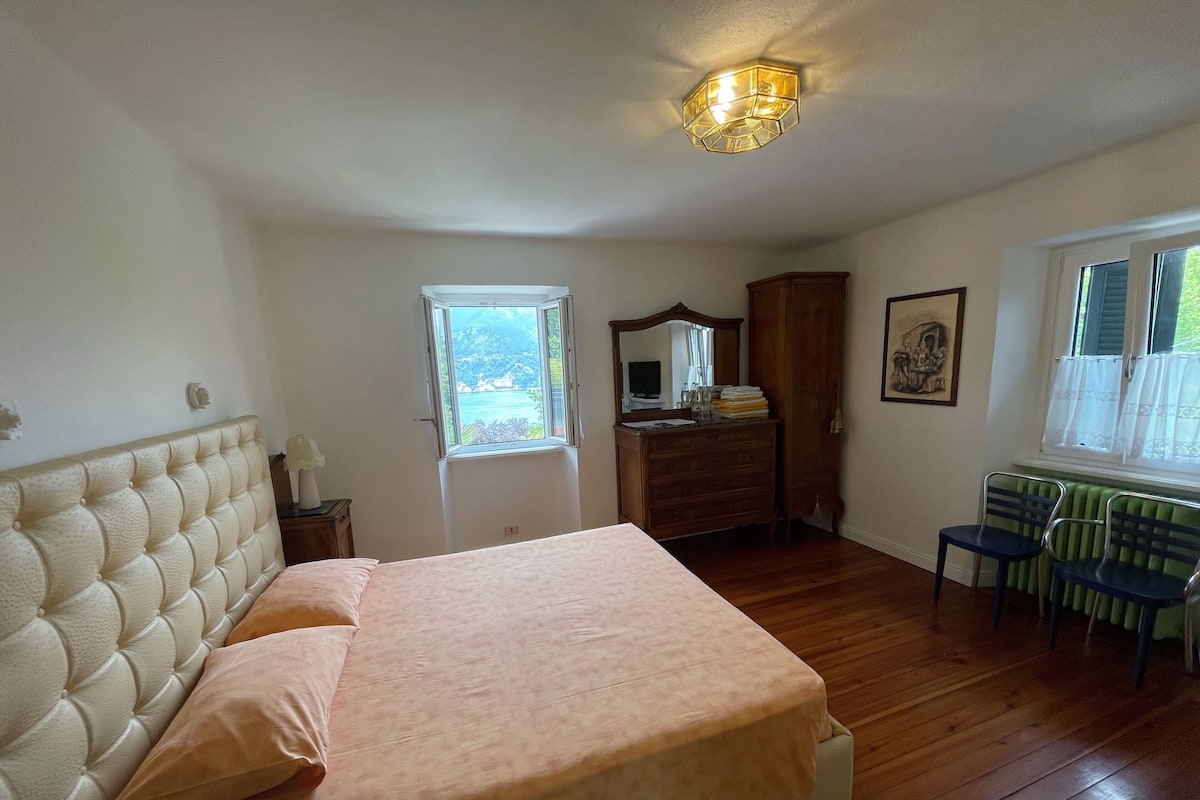 Standard Double Room, Lake View (Giotto) | Down duvets, individually decorated, individually furnished