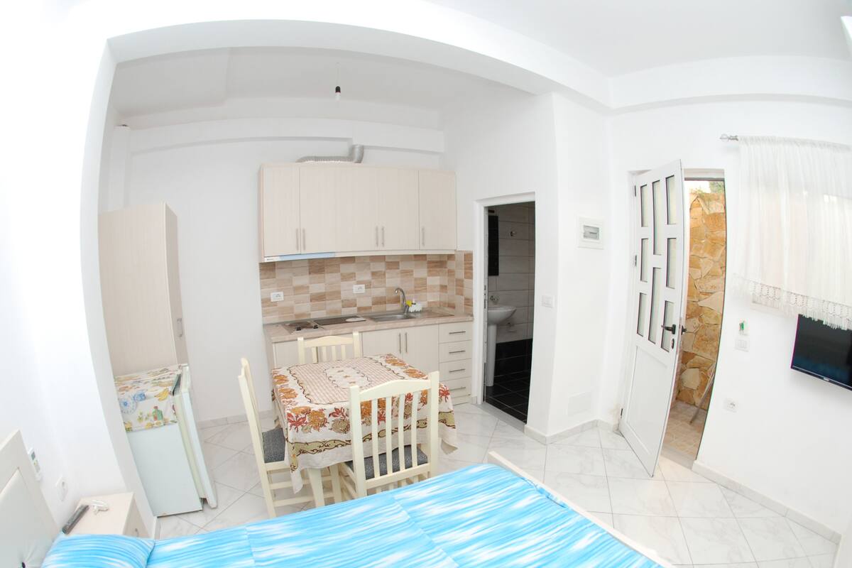 1 camera, Wi-Fi gratuito, lenzuola