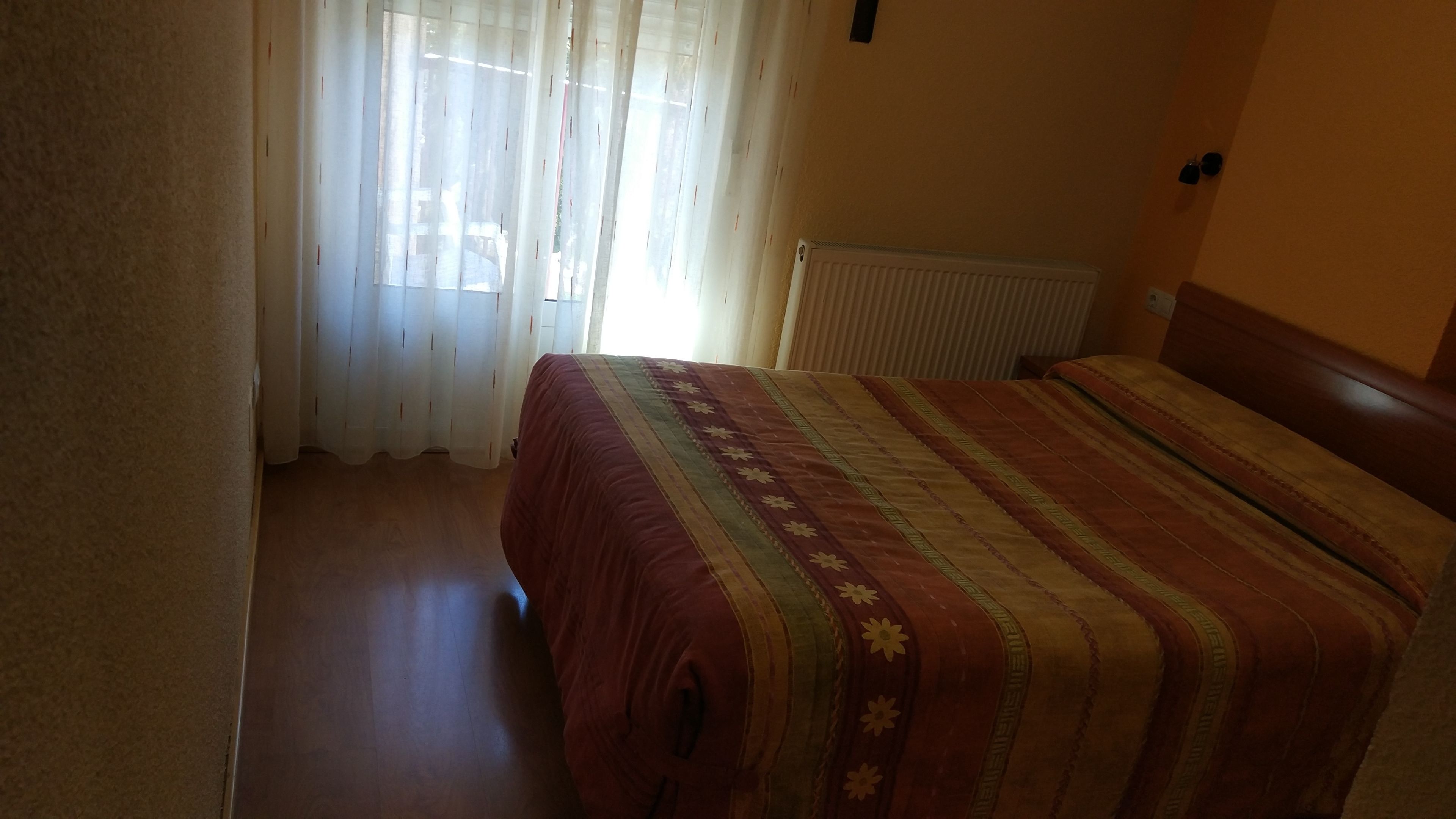 Habitación doble | Camas supletorias, wifi gratis, ropa de cama