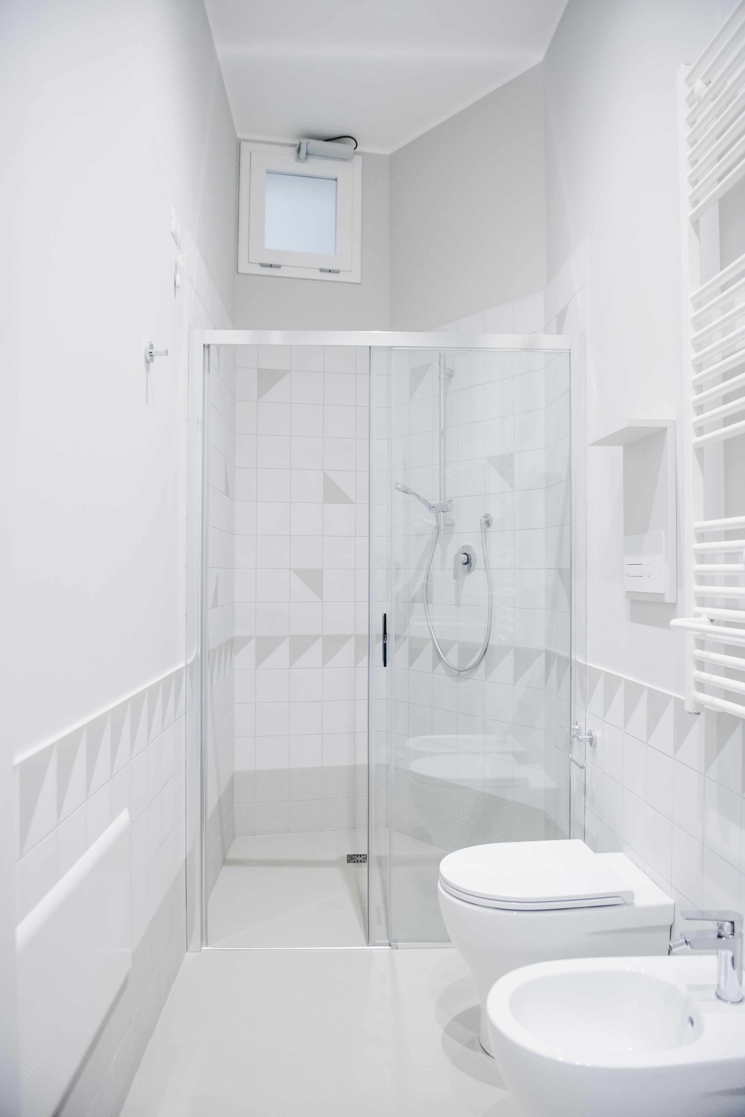 Comfort Apartment, 1 Bedroom (Rosa Fresca Aulentissima) | Bathroom | Shower, free toiletries, hair dryer, slippers