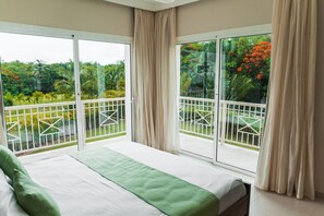 Superior Villa, 4 Bedrooms, Non Smoking, Garden View | 4 bedrooms, desk, iron/ironing board, free WiFi - Villa Iberostate (Punta Cana)