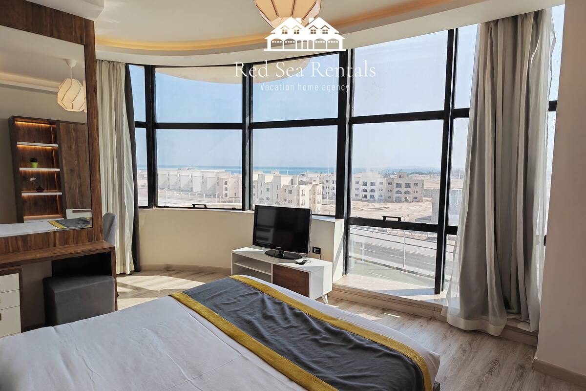 Panoramic Apartment | 2 bedrooms, iron/ironing board, WiFi (free), bed sheets
