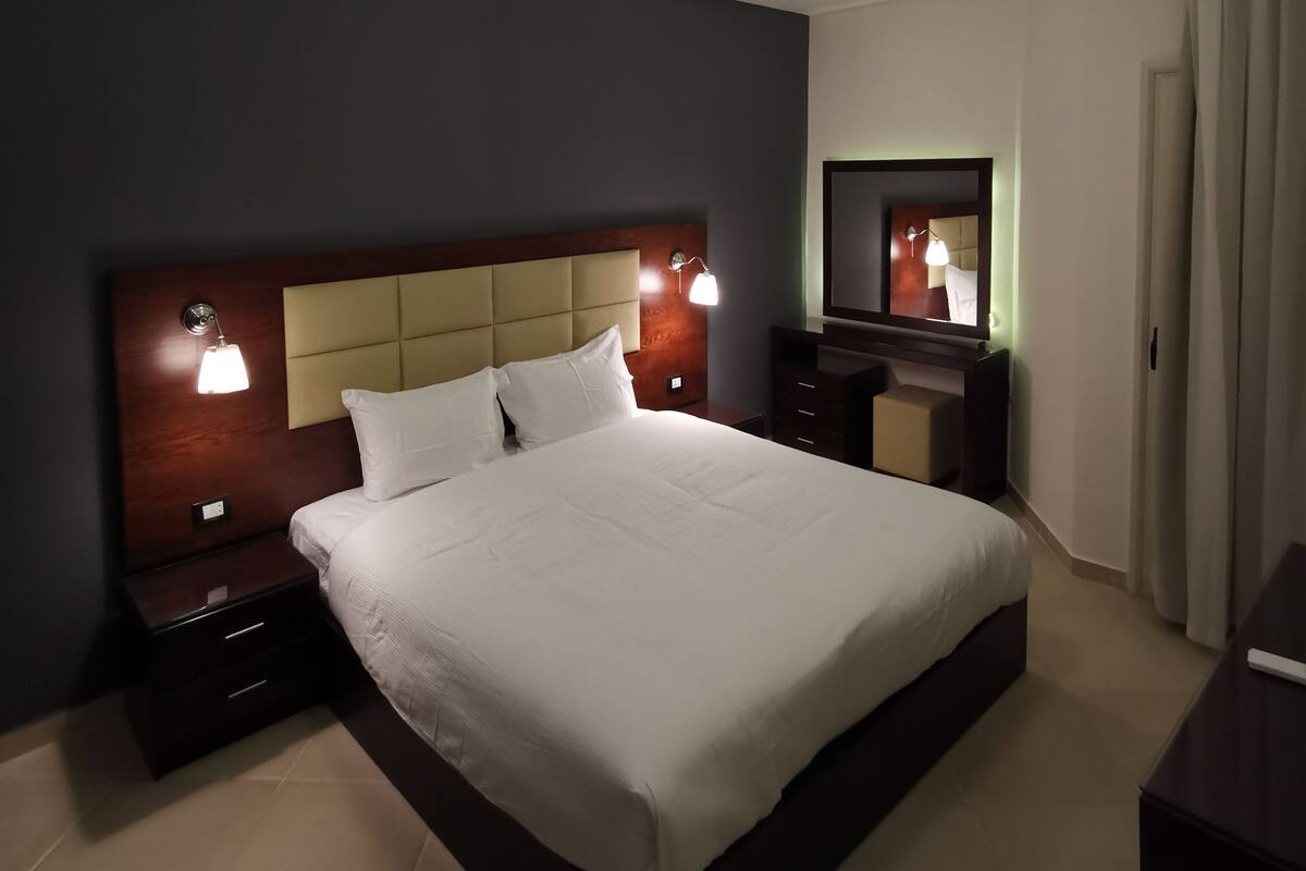 Presidential Apartment | 2 bedrooms, iron/ironing board, WiFi (free), bed sheets