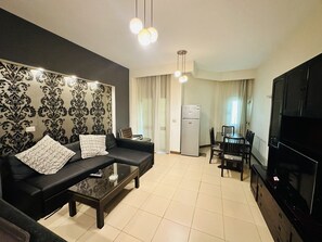 Presidential Suite, 2 Bedrooms, Garden View (First Floor) | Living area