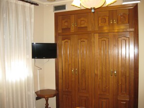 标准双人房, 1 张双人床 | 办公桌、免费婴儿床、免费 WiFi、床单