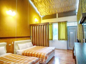 Firemannsrom – standard, hageutsikt | Skrivebord, blendingsgardiner, lydisolert og wi-fi (inkludert)