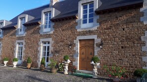Front of property - Chez Celine (Sens-de-Bretagne)
