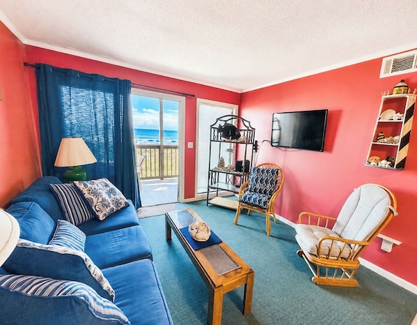 Living area - Tilghman Beach and Racquet Club 122 (North Myrtle Beach)