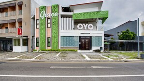 Exterior - OYO Life 511 Grace Residence (Surabaya)