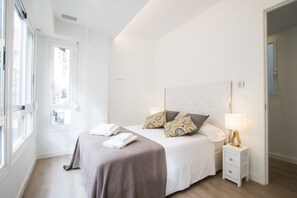 4 soverom, strykejern/-brett, reiseseng for barn og wi-fi (inkludert)