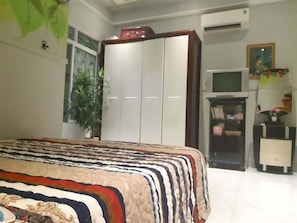 Desk, rollaway beds, free WiFi - Hoa Giay Quy Nhon Homestay - Hostel (Quy Nhon)