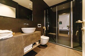 Apartment, 1 Bedroom, Terrace, Park View | Bathroom | Shower, free toiletries, hair dryer, towels